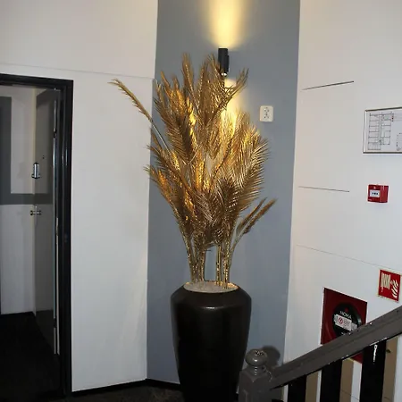 Отель Restaurant De Jonge Heertjes 3*