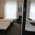 レストラン デ ヨング ヒアチェス 3* アールスメール